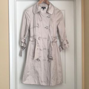 Bebe spring jacket.  3/4 sleeves.